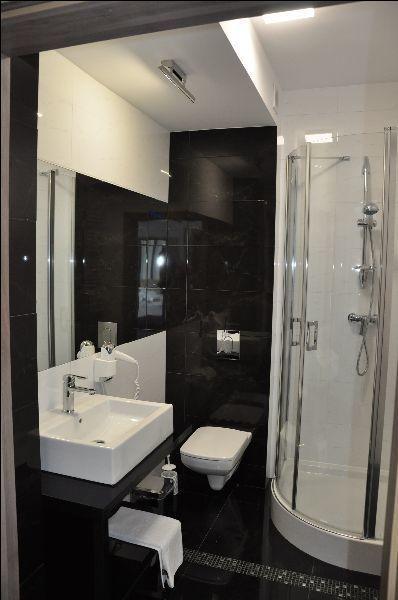 Laura Spa Lagow  Bilik gambar